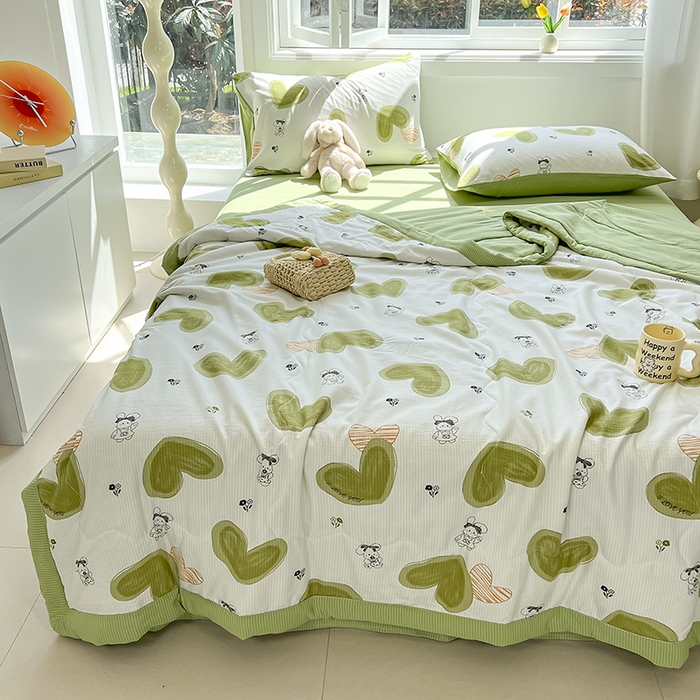 91家纺网 家纺一手货源 找家纺 安哆啦家纺 2024新款A类泡泡棉印花夏被四件套 爱心兔