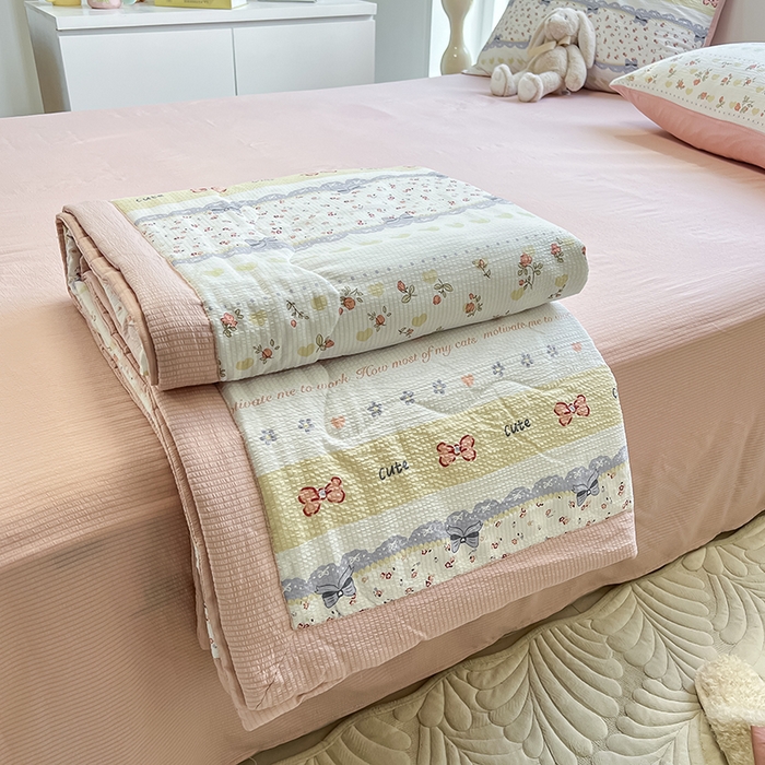 91家纺网 家纺一手货源 找家纺 安哆啦家纺 2024新款A类泡泡棉印花夏被四件套 拾影