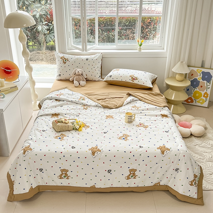 91家纺网 家纺一手货源 找家纺 安哆啦家纺 2024新款A类泡泡棉印花夏被四件套 爱心熊