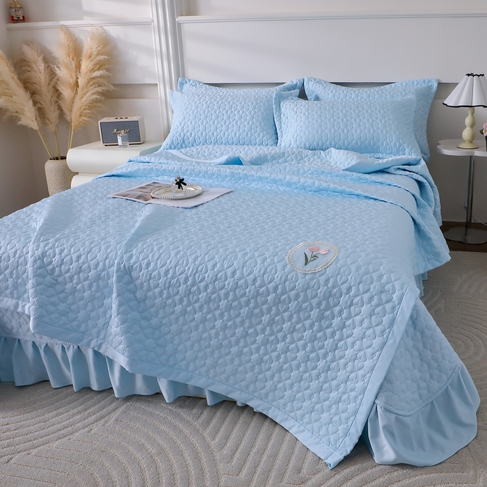 91家纺网 家纺一手货源 找家纺 佳梦家纺 2024新款花边天丝床盖三件套 冰雪绸天丝-天空蓝