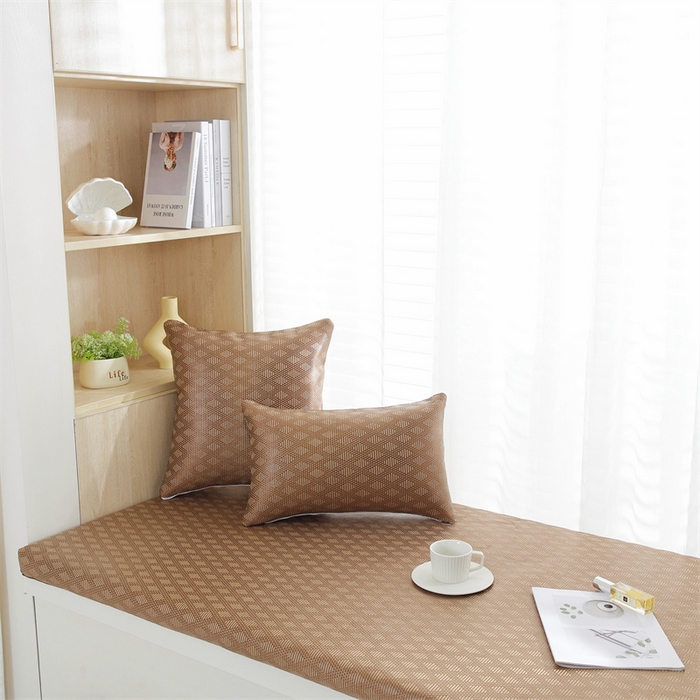 91家纺网 家纺一手货源 找家纺 共鸣沙发垫  2024新款 5cm厚50D冰丝冰藤飘窗垫 冰藤咖