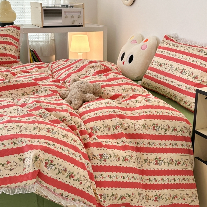 91家纺网 家纺一手货源 找家纺 昔可家纺 2024新款全棉仙仙雪纺纱花边四件套 红色竖条花