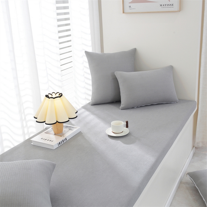 91家纺网 家纺一手货源 找家纺 共鸣沙发垫  2024新款5cm厚50D玉米粒绒回形格海绵飘窗垫 玉米粒绒灰色