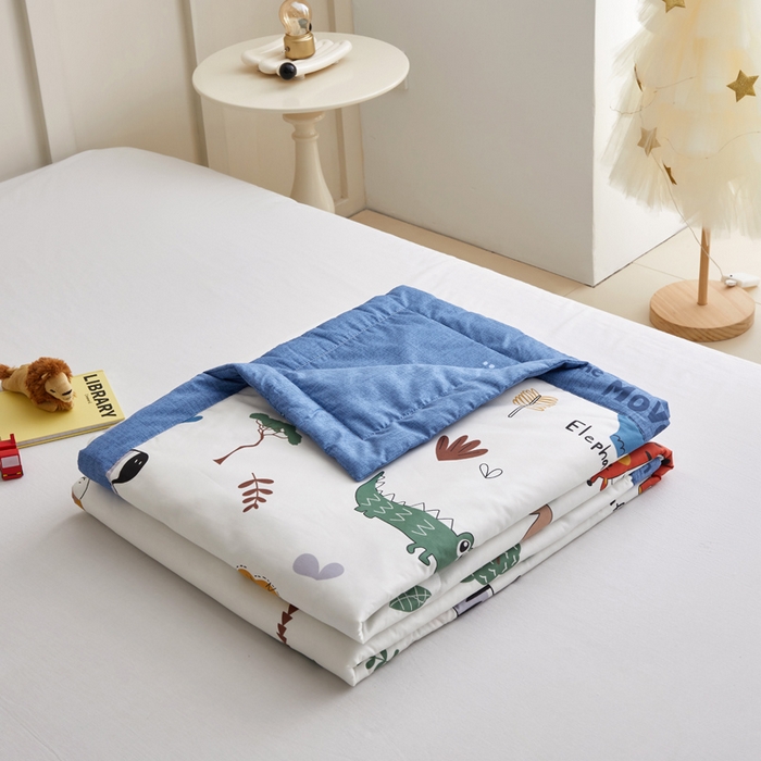 91家纺网 家纺一手货源 找家纺 怡家居 2024新款全棉印花手包边夏被四件套 森林王国