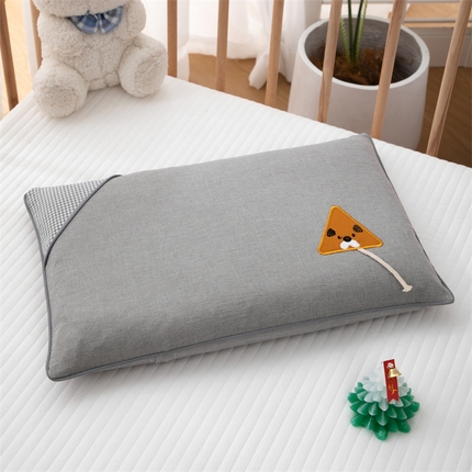 91家纺网 家纺一手货源 找家纺 （总）织布人 2024新款枕芯全棉水洗棉婴幼儿童枕0-6-12岁卡通贴布绣枕套+羽丝绒枕芯