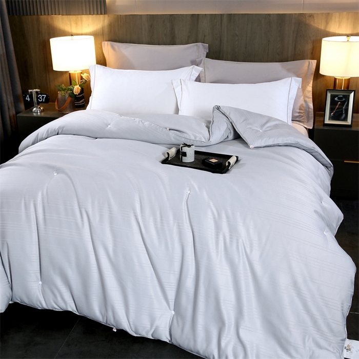 91家纺网 家纺一手货源 找家纺 恒鑫家纺 2025新款蚕丝被 灰色