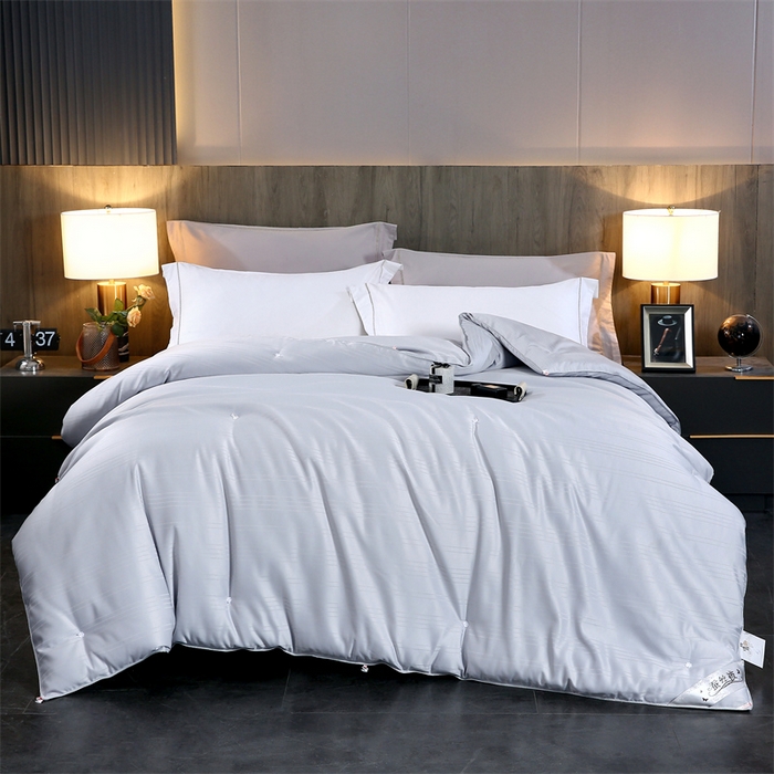 91家纺网 家纺一手货源 找家纺 恒鑫家纺 2025新款蚕丝被 灰色