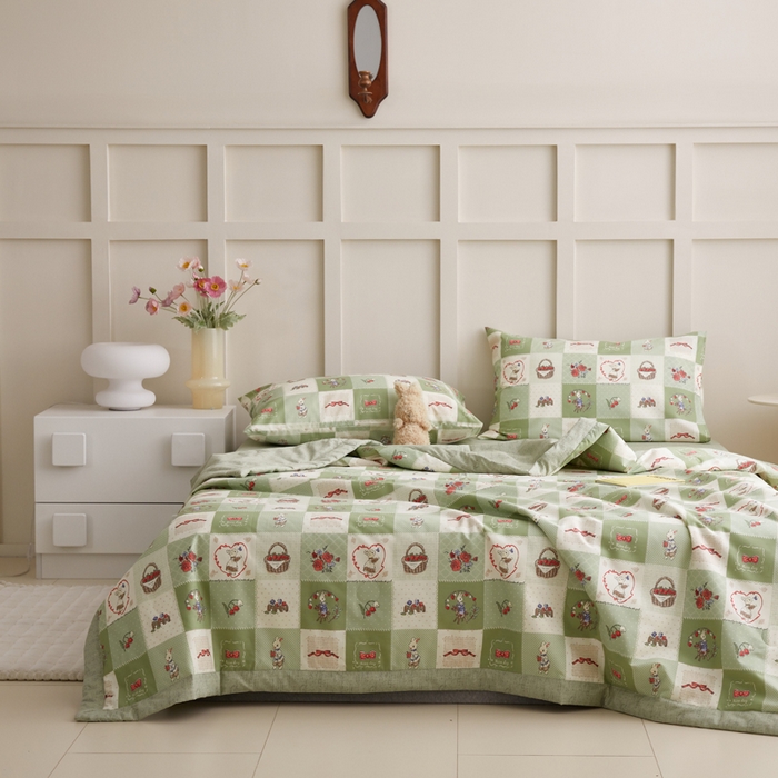 91家纺网 家纺一手货源 找家纺 怡家居 2024新款全棉印花手包边夏被四件套 安格兔