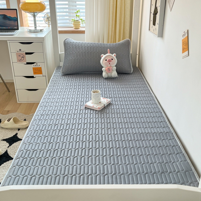 91家纺网 家纺一手货源 找家纺 东宇床垫 2025新款A类凉感丝乳胶学生凉席 冰山灰