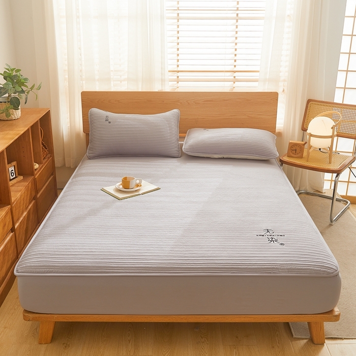 91家纺网 家纺一手货源 找家纺 鹿辉家居（原吉欧力） 2024新款无染刺绣夹棉床笠 无染深灰