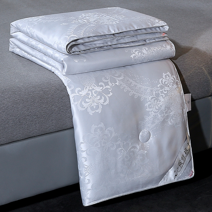 91家纺网 家纺一手货源 找家纺 恒鑫家纺 2025新款提花蚕丝夏凉被被子被芯 绅士灰