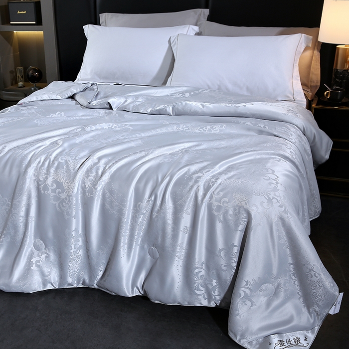 91家纺网 家纺一手货源 找家纺 恒鑫家纺 2025新款提花蚕丝夏凉被被子被芯 绅士灰