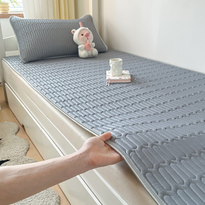 91家纺网 家纺一手货源 找家纺 东宇床垫 2025新款A类凉感丝乳胶学生凉席 冰山灰