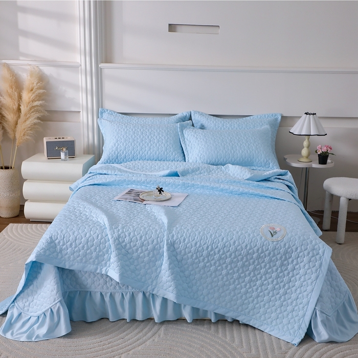 91家纺网 家纺一手货源 找家纺 佳梦家纺 2024新款花边天丝床盖三件套 冰雪绸天丝-天空蓝