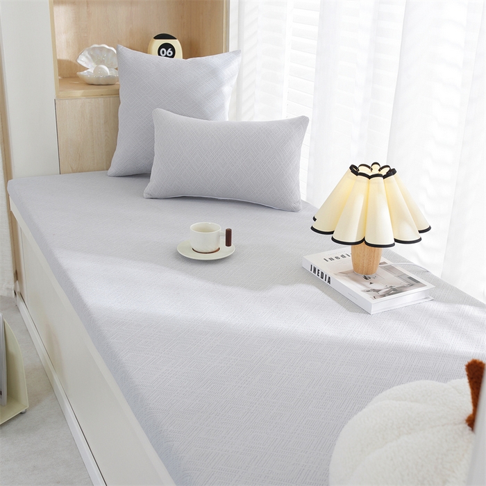 91家纺网 家纺一手货源 找家纺 共鸣沙发垫  2024新款5cm厚50D玉米粒绒回形格海绵飘窗垫 回形格灰色