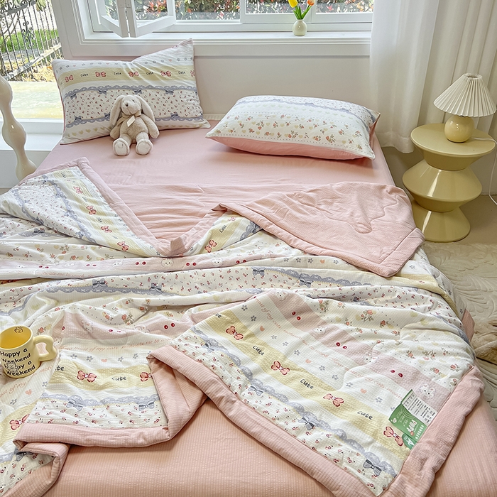 91家纺网 家纺一手货源 找家纺 安哆啦家纺 2024新款A类泡泡棉印花夏被四件套 拾影