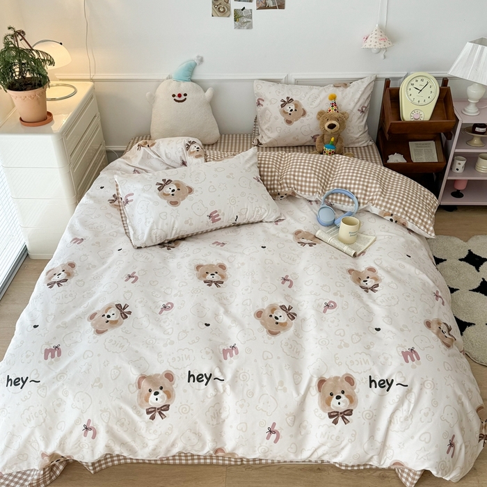 91家纺网 家纺一手货源 找家纺 昔可家纺 2024开春新款全棉印花卡通四件套 蝴蝶结小棕熊