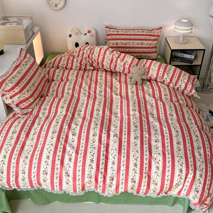 昔可家纺 2024新款全棉仙仙雪纺纱花边四件套 红色竖条花