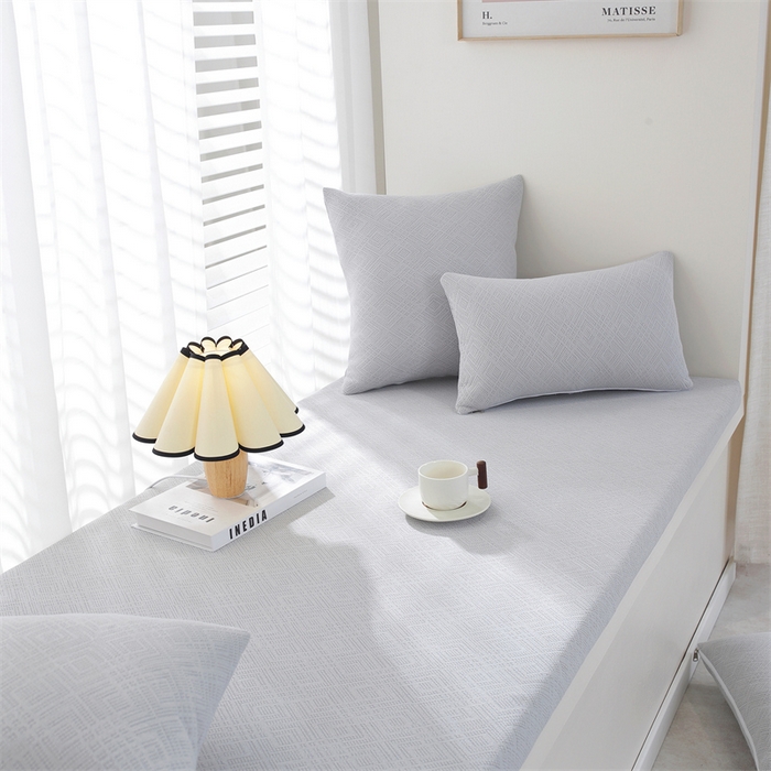 91家纺网 家纺一手货源 找家纺 共鸣沙发垫  2024新款5cm厚50D玉米粒绒回形格海绵飘窗垫 回形格灰色