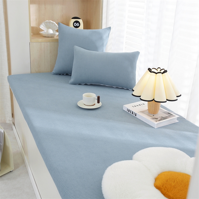 91家纺网 家纺一手货源 找家纺 共鸣沙发垫  2024新款5cm厚50D玉米粒绒回形格海绵飘窗垫 玉米粒绒蓝色