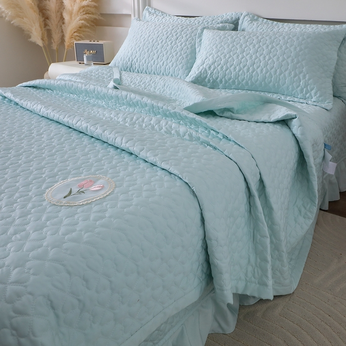 91家纺网 家纺一手货源 找家纺 佳梦家纺 2024新款花边天丝床盖三件套 冰雪绸天丝-清新绿