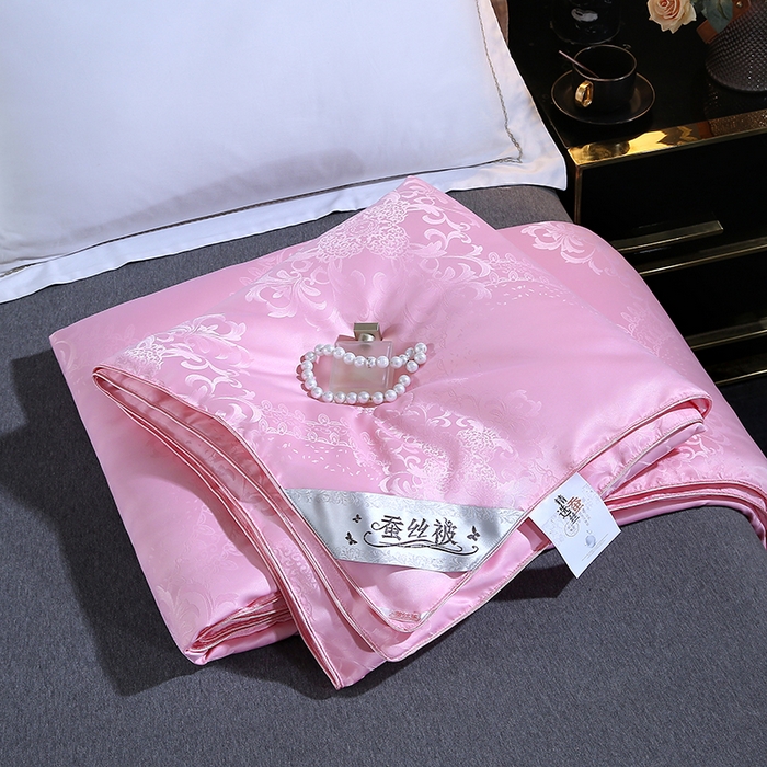 91家纺网 家纺一手货源 找家纺 恒鑫家纺 2025新款提花蚕丝夏凉被被子被芯 淑女粉