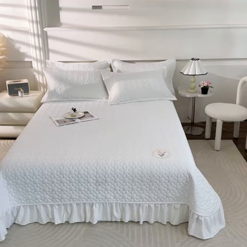 91家纺网 家纺一手货源 找家纺 佳梦家纺 2024新款花边天丝床盖三件套 冰雪绸天丝-纯白色