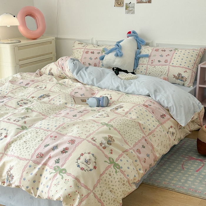 91家纺网 家纺一手货源 找家纺 昔可家纺 2024开春新款全棉印花卡通四件套 粉格子兔