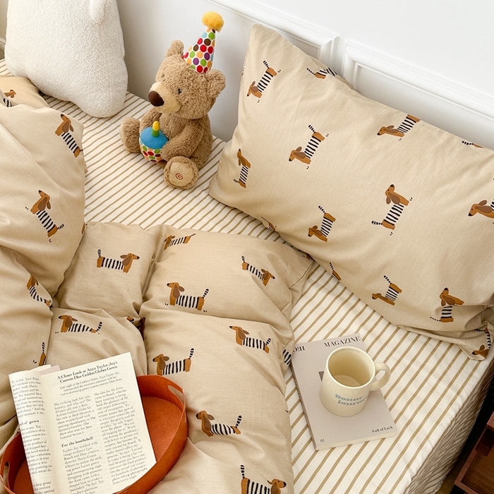 91家纺网 家纺一手货源 找家纺 昔可家纺 2024开春新款全棉印花卡通四件套 小修狗