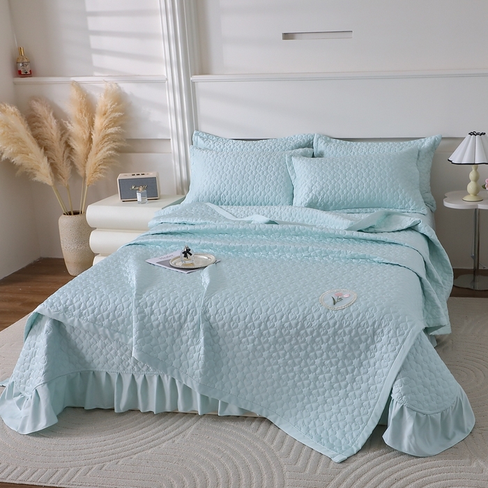 91家纺网 家纺一手货源 找家纺 佳梦家纺 2024新款花边天丝床盖三件套 冰雪绸天丝-清新绿