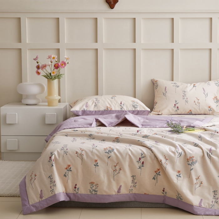 91家纺网 家纺一手货源 找家纺 怡家居 2024新款全棉印花手包边夏被四件套 紫藤