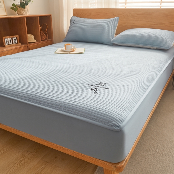 91家纺网 家纺一手货源 找家纺 鹿辉家居（原吉欧力） 2024新款无染刺绣夹棉床笠 无染雾蓝