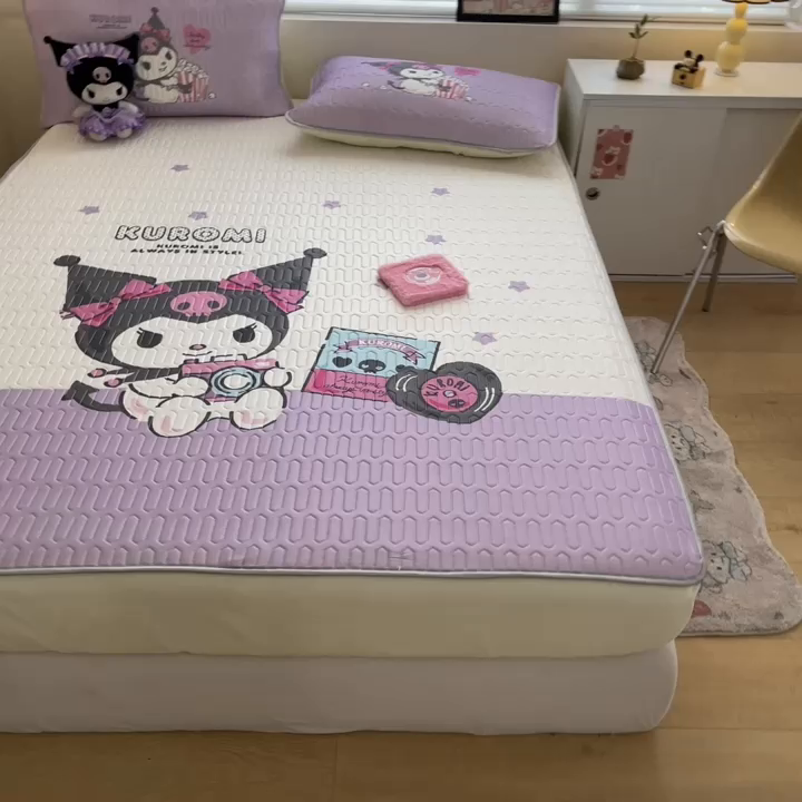 91家纺网 家纺一手货源 找家纺 金爱家 2024款三丽鸥乳胶凉席床笠款 相机库洛米