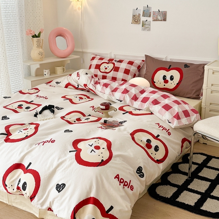 91家纺网 家纺一手货源 找家纺 昔可家纺 2024新款全棉卡通大版印花四件套 苹果笑脸