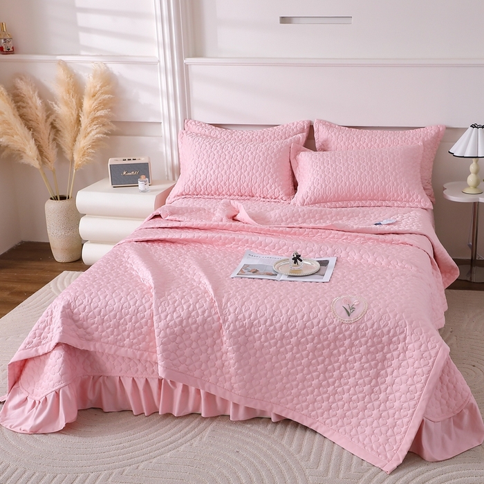 91家纺网 家纺一手货源 找家纺 佳梦家纺 2024新款花边天丝床盖三件套 冰雪绸天丝-樱花粉