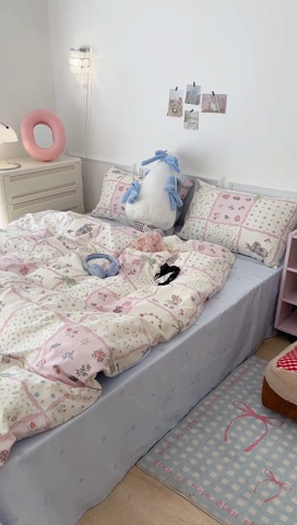 91家纺网 家纺一手货源 找家纺 昔可家纺 2024开春新款全棉印花卡通四件套 粉格子兔