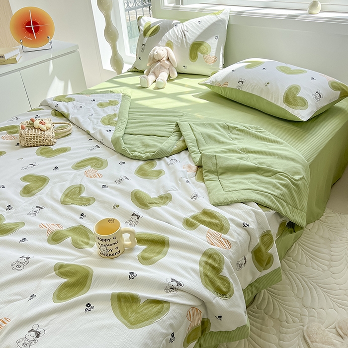 91家纺网 家纺一手货源 找家纺 安哆啦家纺 2024新款A类泡泡棉印花夏被四件套 爱心兔