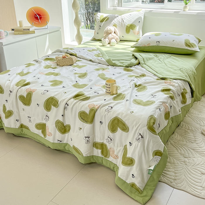 91家纺网 家纺一手货源 找家纺 安哆啦家纺 2024新款A类泡泡棉印花夏被四件套 爱心兔