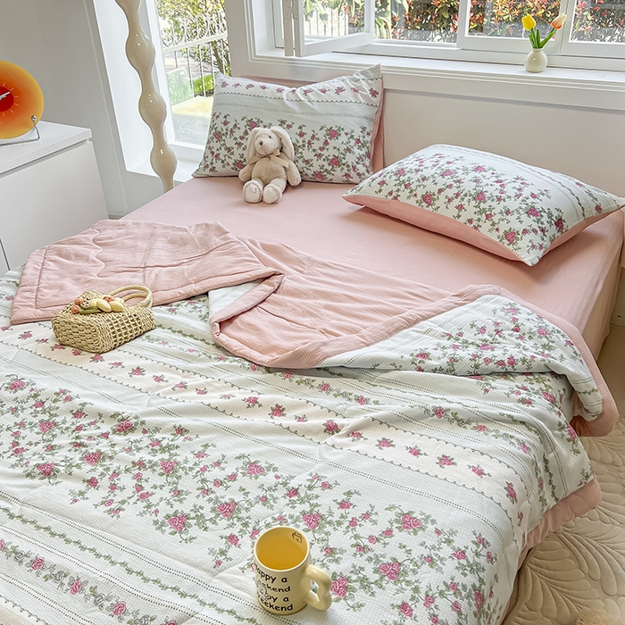 91家纺网 家纺一手货源 找家纺 安哆啦家纺 2024新款A类泡泡棉印花夏被四件套 田园小花