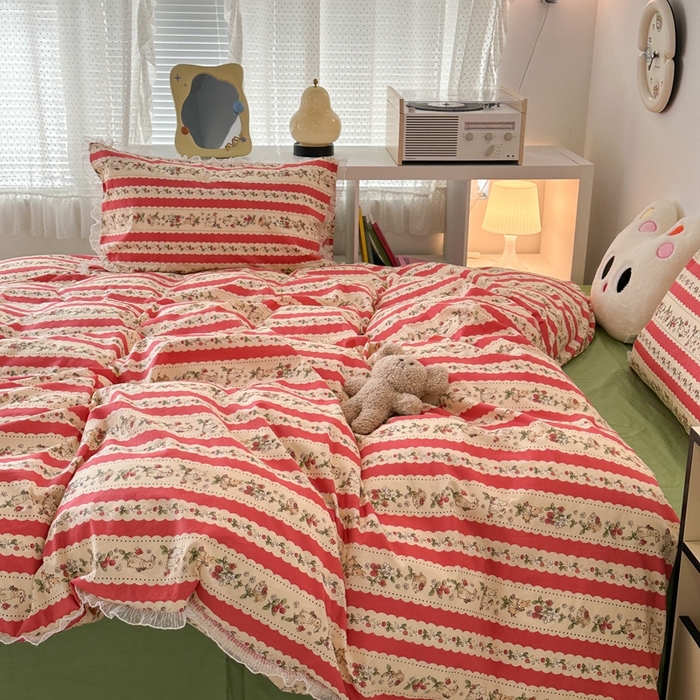 91家纺网 家纺一手货源 找家纺 昔可家纺 2024新款全棉仙仙雪纺纱花边四件套 红色竖条花