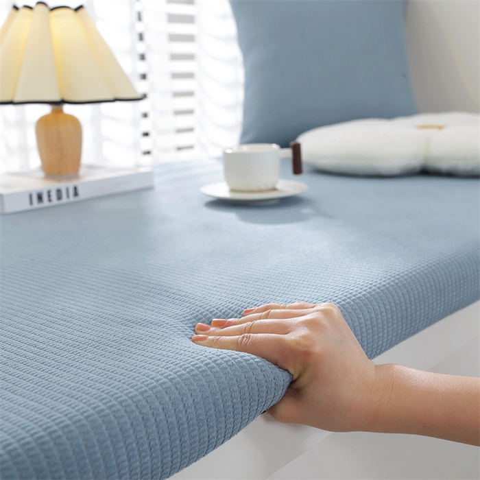 91家纺网 家纺一手货源 找家纺 共鸣沙发垫  2024新款5cm厚50D玉米粒绒回形格海绵飘窗垫 玉米粒绒蓝色