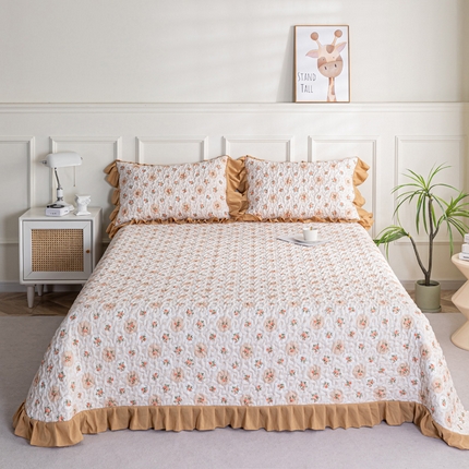 91家纺网 家纺一手货源 找家纺 吾诺家居 2024新款泡泡棉花边夹棉床盖三件套 蔷薇花园