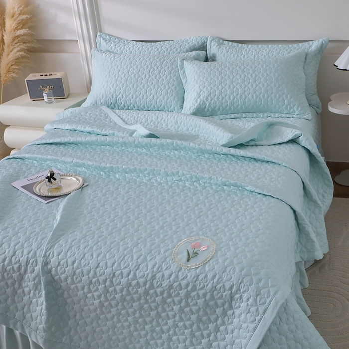 91家纺网 家纺一手货源 找家纺 佳梦家纺 2024新款花边天丝床盖三件套 冰雪绸天丝-清新绿