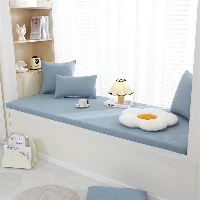 91家纺网 家纺一手货源 找家纺 共鸣沙发垫  2024新款5cm厚50D玉米粒绒回形格海绵飘窗垫 玉米粒绒蓝色