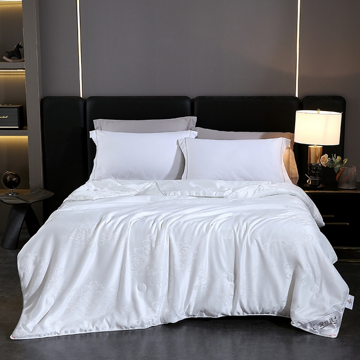 91家纺网 家纺一手货源 找家纺 恒鑫家纺 2025新款提花蚕丝夏凉被被子被芯 月光白