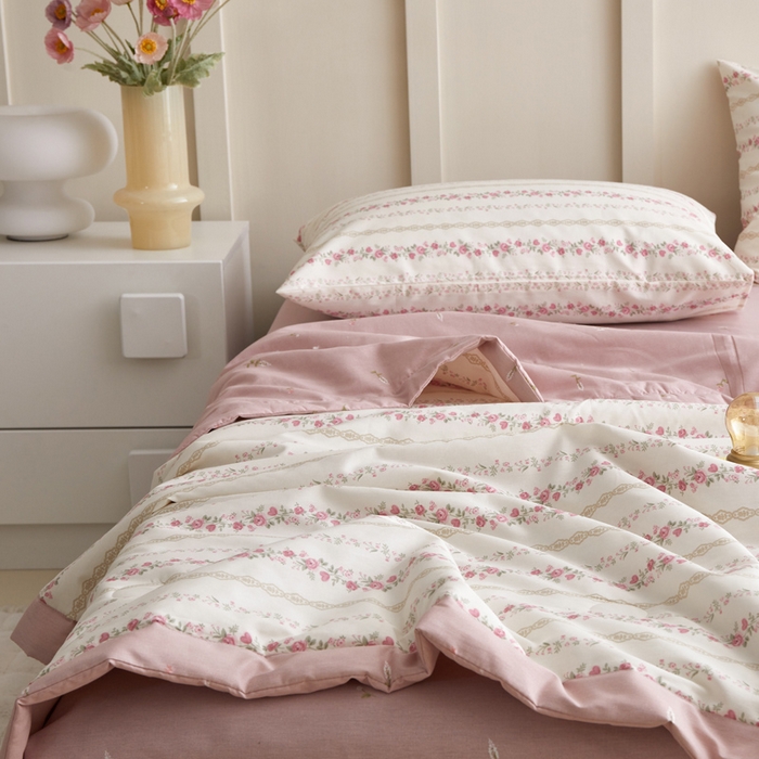 91家纺网 家纺一手货源 找家纺 怡家居 2024新款全棉印花手包边夏被四件套 玫瑰物语