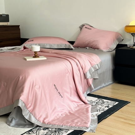 91家纺网 家纺一手货源 找家纺 CINNY馨宜 2025新款A类55%大豆纤维 双拼色夏被（炫彩） 豆沙粉