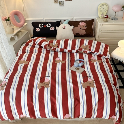 91家纺网 家纺一手货源 找家纺 昔可家纺 2024新款全棉卡通大版印花四件套 红条苹果狗