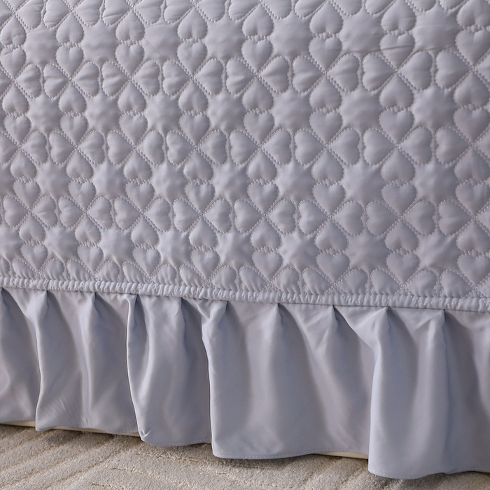 91家纺网 家纺一手货源 找家纺 佳梦家纺 2024新款花边天丝床盖三件套 冰雪绸天丝-浅灰色