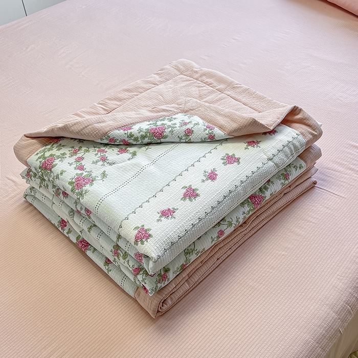 91家纺网 家纺一手货源 找家纺 安哆啦家纺 2024新款A类泡泡棉印花夏被四件套 田园小花